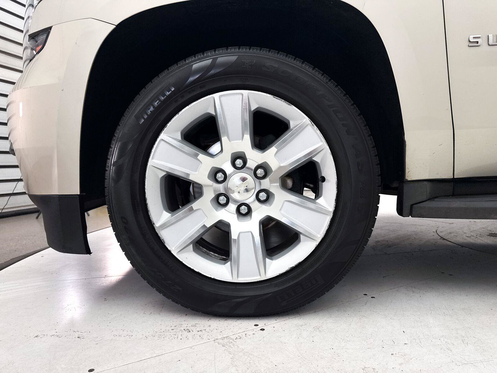 Used 2015 Chevrolet Suburban LT w/ Luxury Package RWD image 4