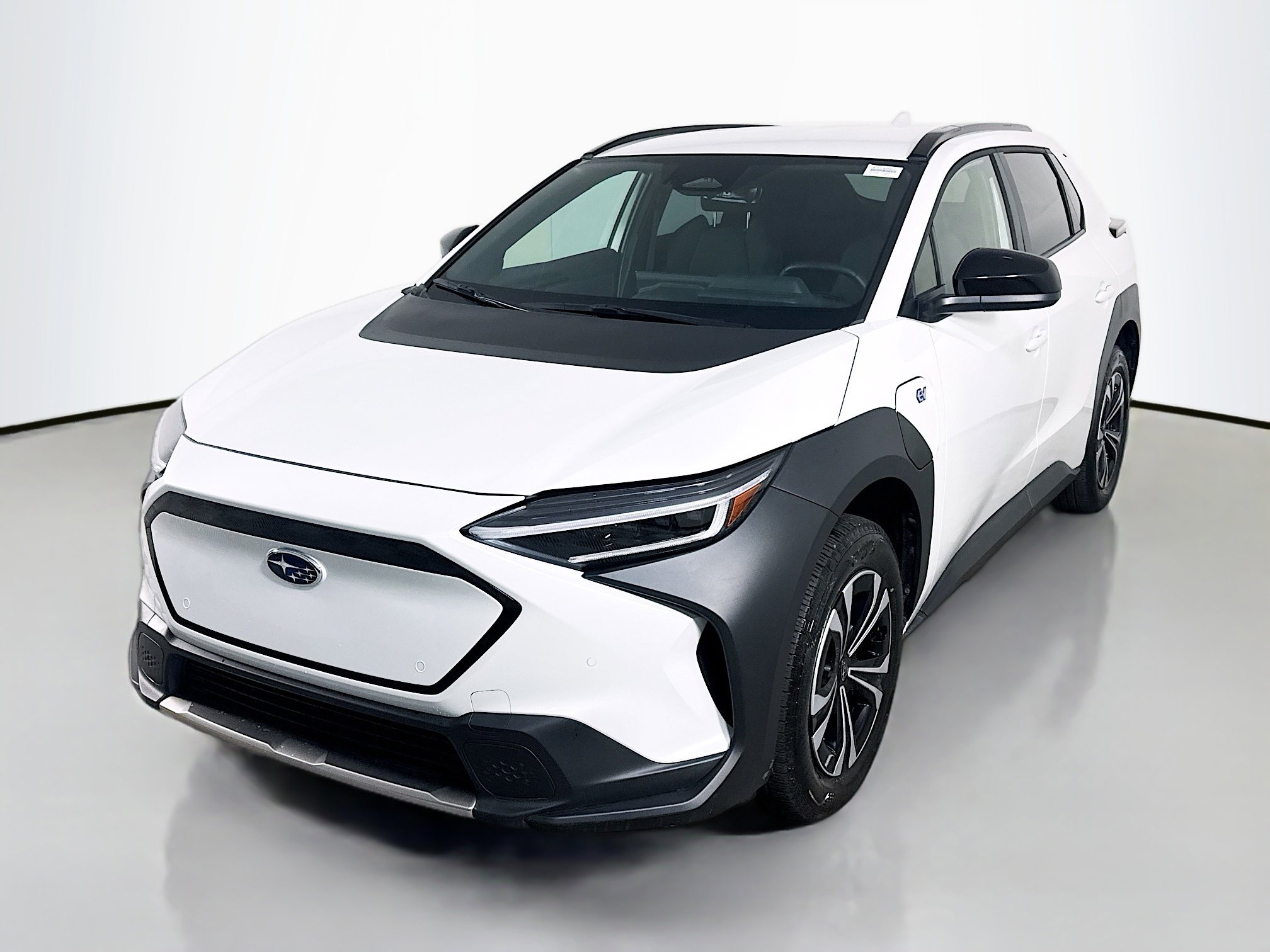 Used 2024 Subaru Solterra Premium image 4