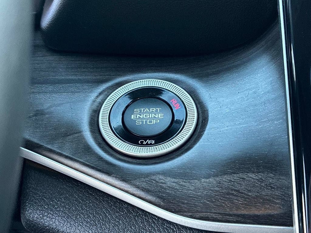 Certified 2021 Jeep Grand Cherokee L Limited AWD/4WD image 30