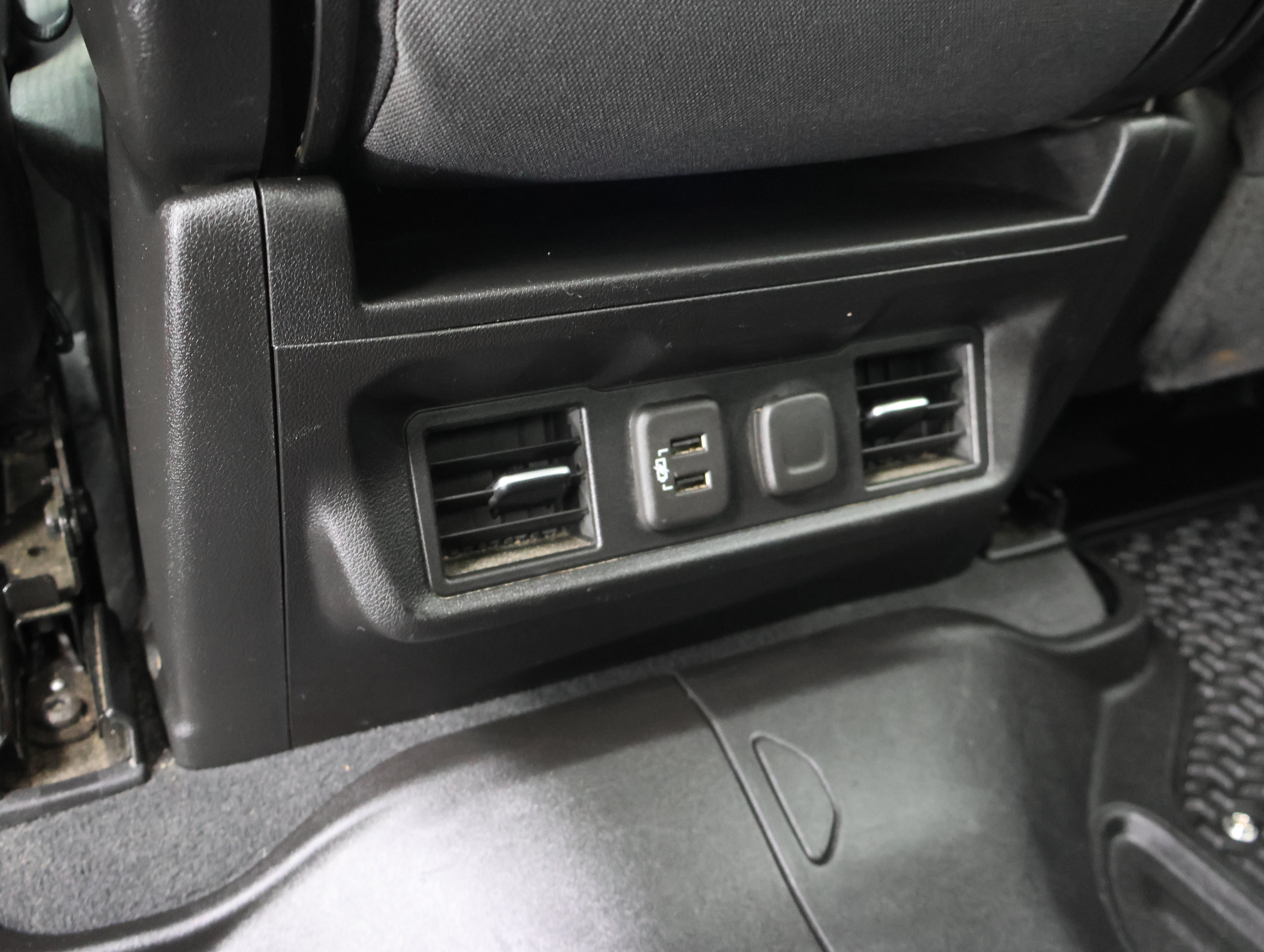 Used 2023 Chevrolet Silverado 2500 LT AWD/4WD image 36