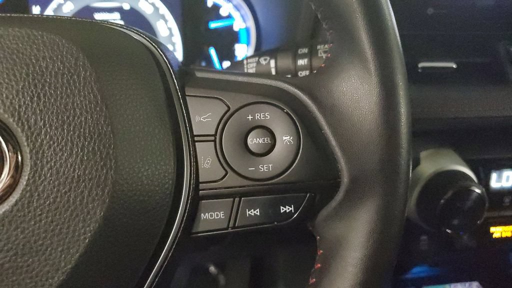 Used 2022 Toyota RAV4 XSE AWD/4WD image 32