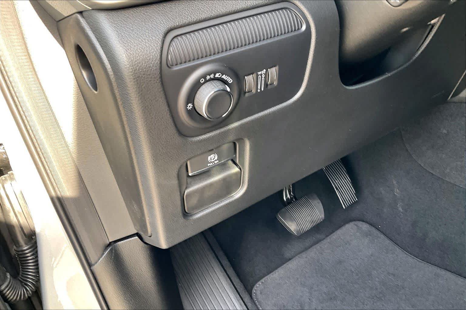 New 2026 Jeep Grand Wagoneer L Limited AWD/4WD image 18