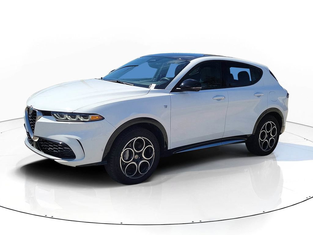 Used 2024 Alfa Romeo Tonale Ti w/ Active Assist Package AWD/4WD image 2