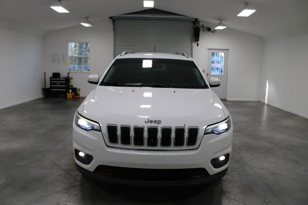 Used 2019 Jeep Cherokee Latitude Plus w/ Comfort/Convenience Group image 3