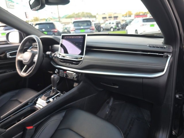 Used 2024 Jeep Compass Limited w/ High Altitude Package image 46