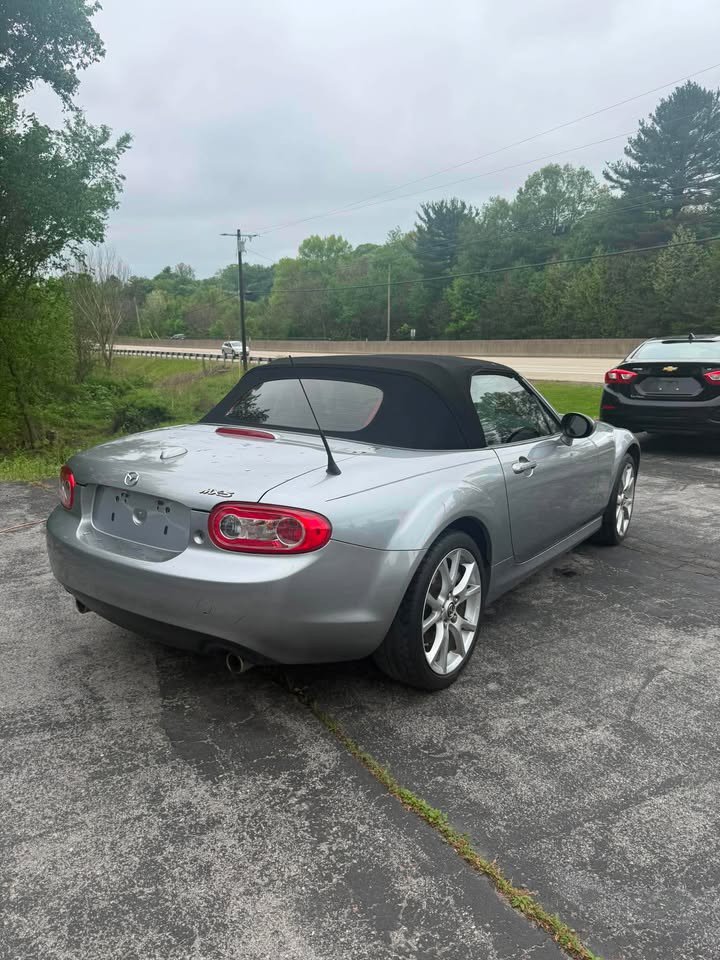 Used 2013 MAZDA MX-5 Miata Grand Touring RWD image 5