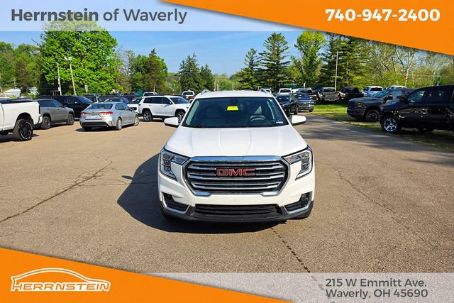 Used 2023 GMC Terrain SLT FWD image 2