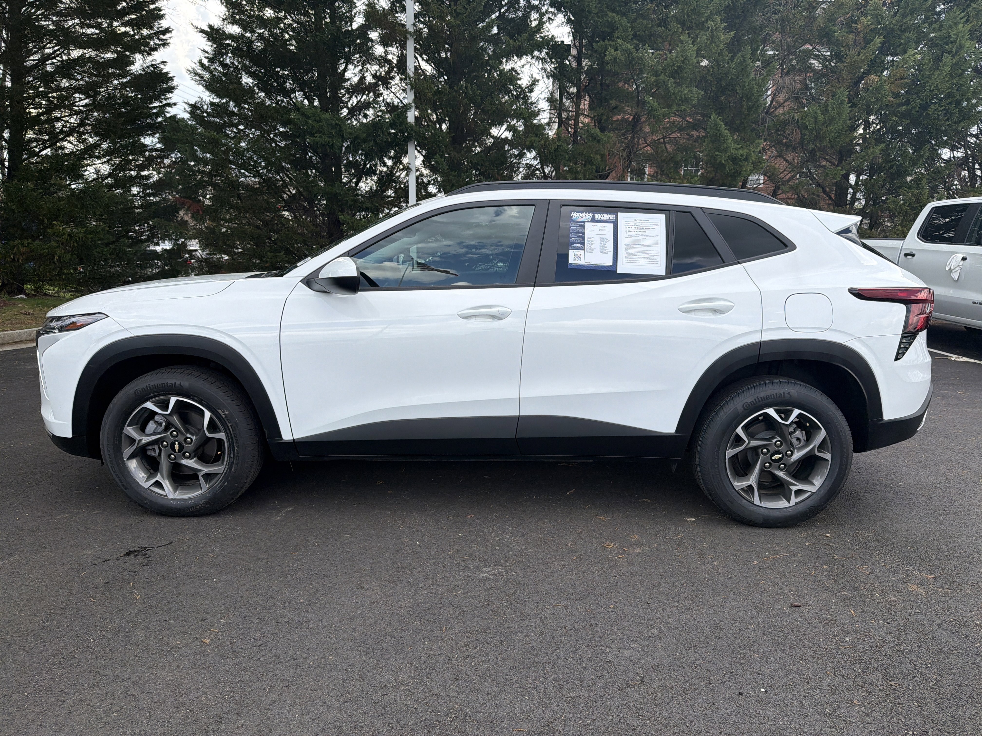 Used 2024 Chevrolet Trax LT image 7