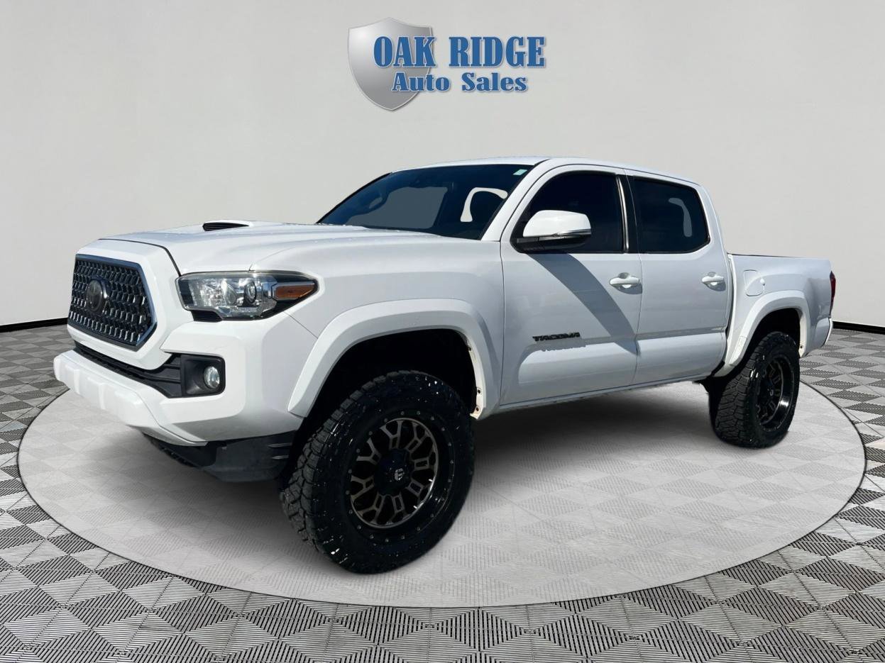 Used 2019 Toyota Tacoma TRD Sport image 1