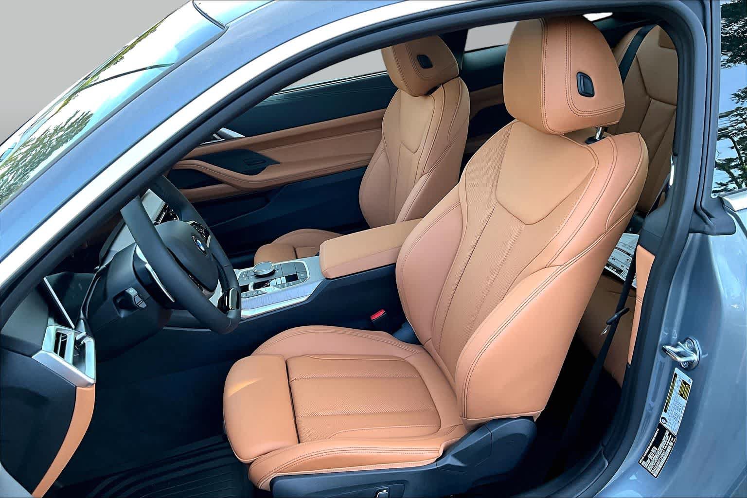 New 2026 BMW 430i Coupe w/ Premium Package RWD image 9