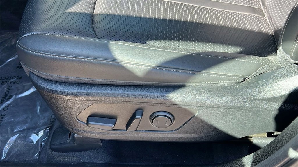 Certified 2025 Kia Sorento SX image 12