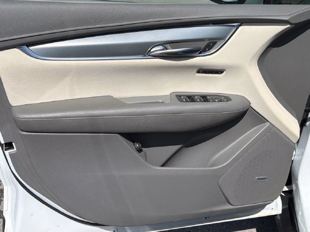 Used 2021 Cadillac XT5 Premium Luxury FWD image 17