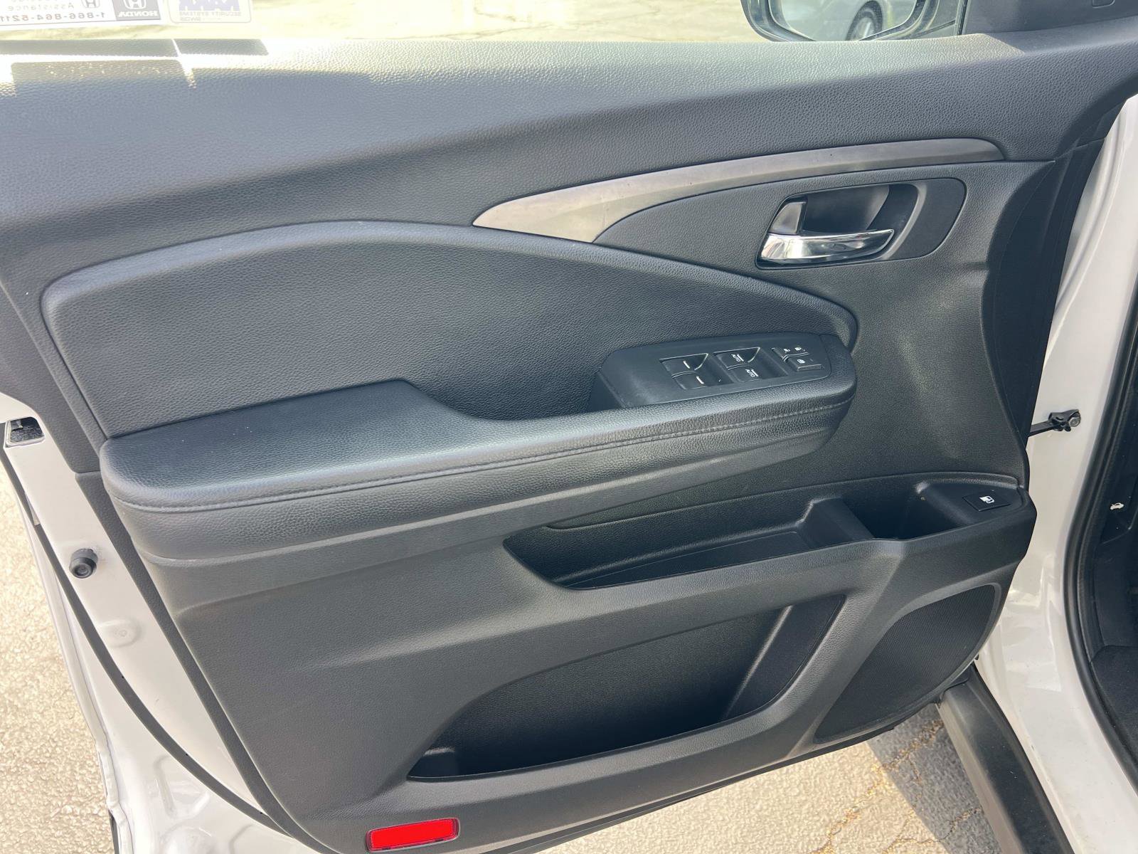 Used 2022 Honda Pilot Sport image 6