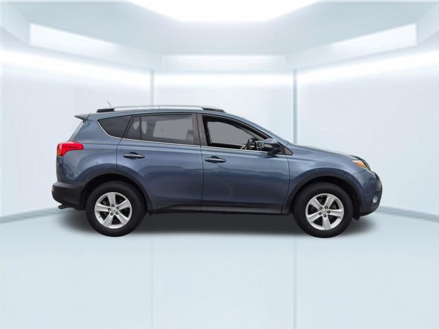 Used 2014 Toyota RAV4 XLE AWD/4WD image 7