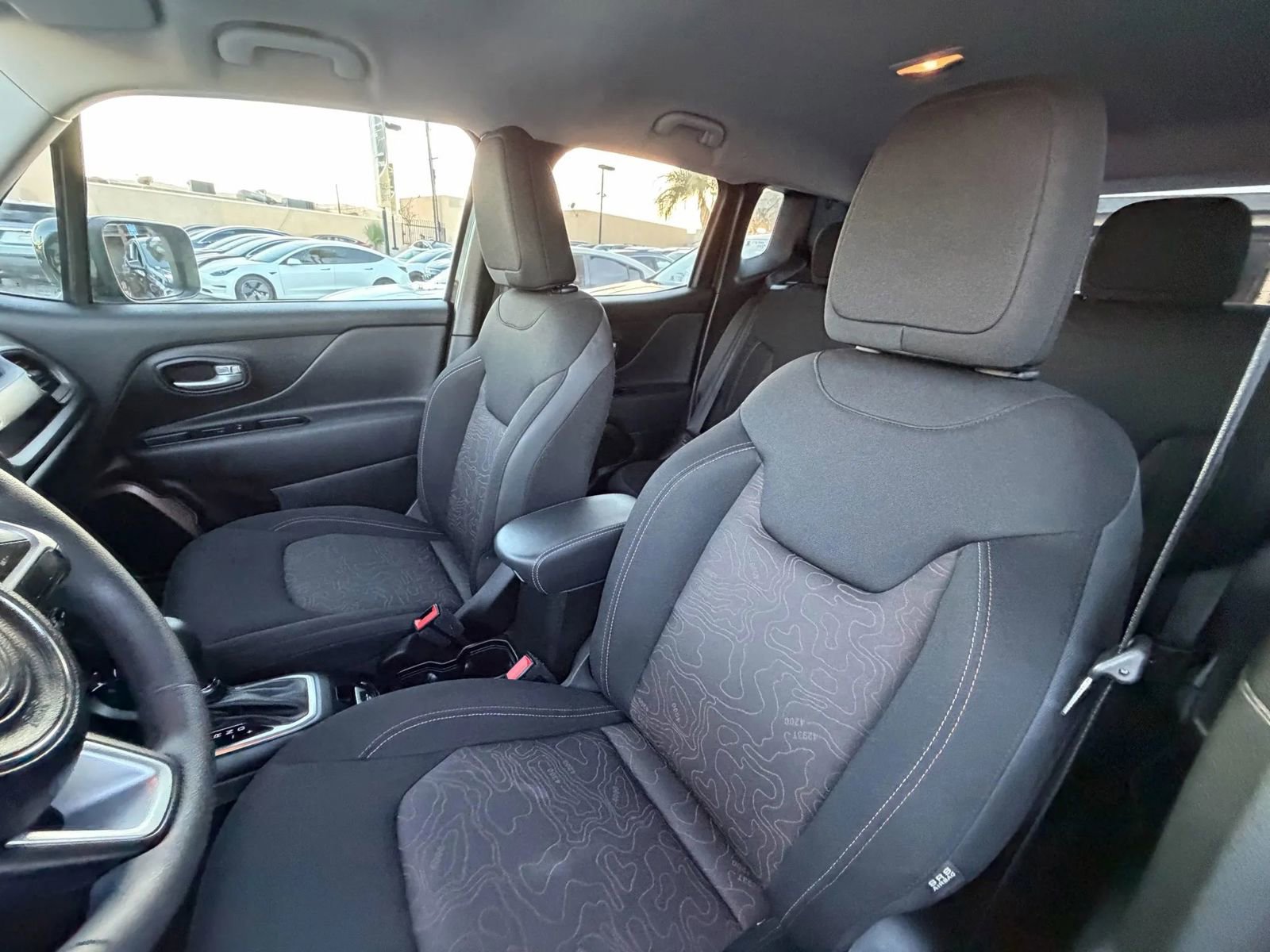 Used 2023 Jeep Renegade Latitude image 11