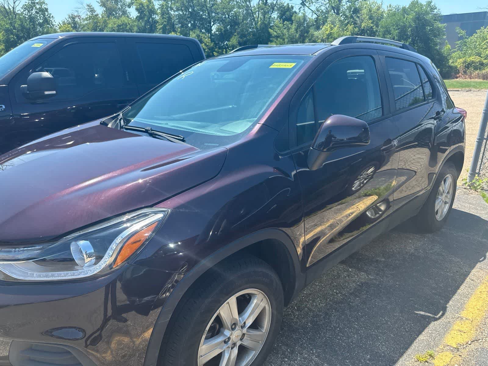 Used 2022 Chevrolet Trax LT w/ LT Convenience Package AWD/4WD image 25