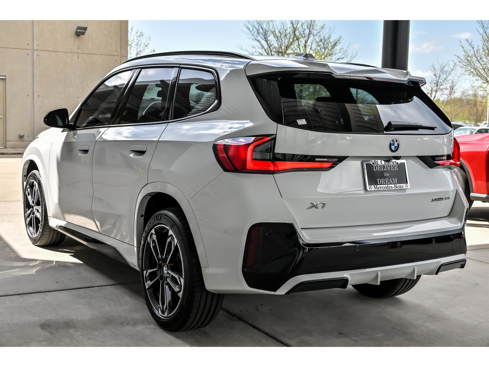 Used 2026 BMW X1 xDrive28i w/ M Sport Package AWD/4WD image 6