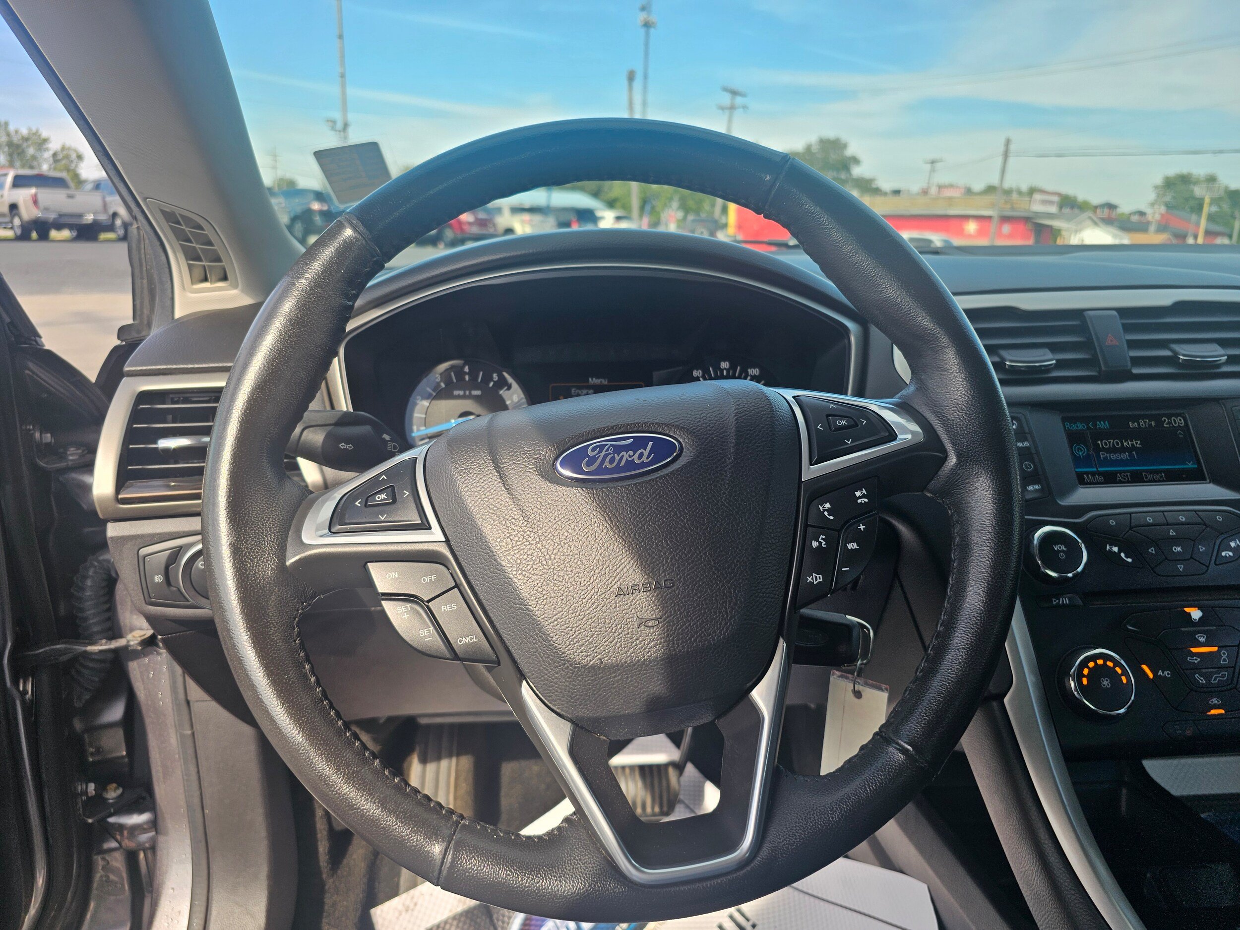 Used 2013 Ford Fusion SE FWD image 13