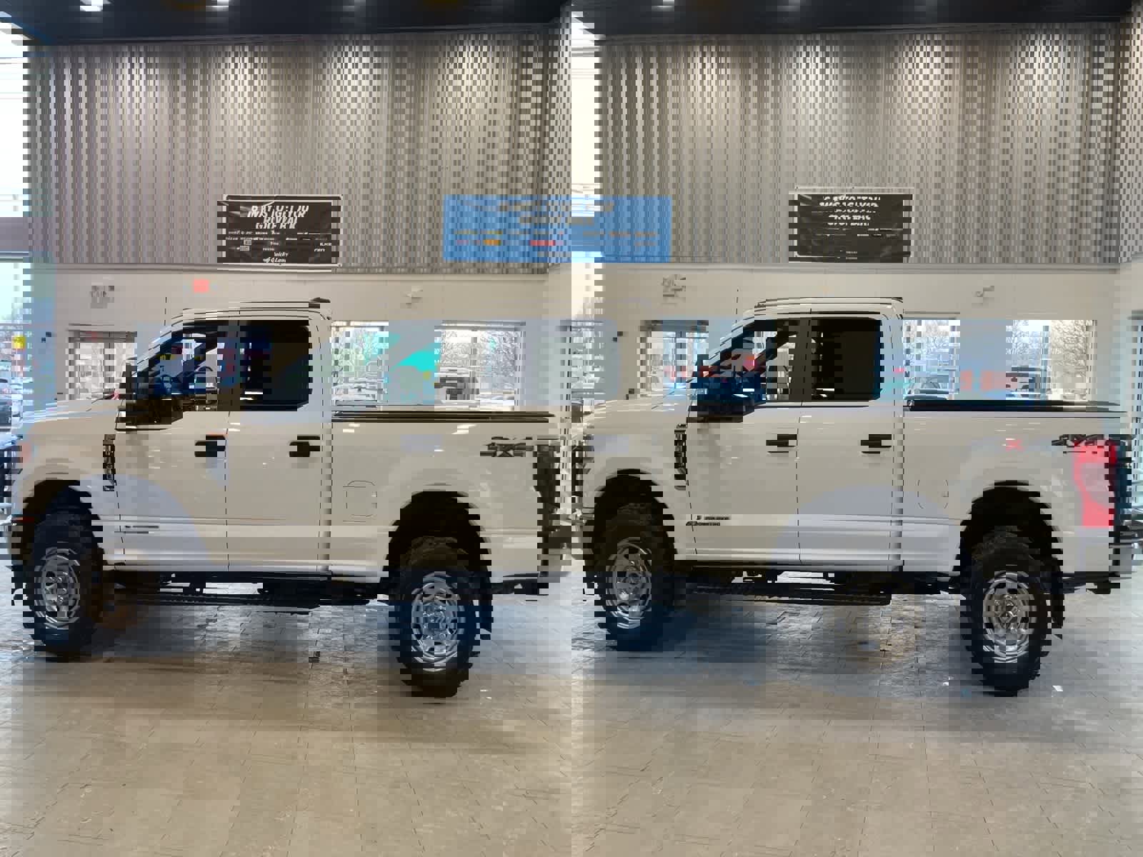 Used 2022 Ford F350 XL w/ Power Equipment Group image 8