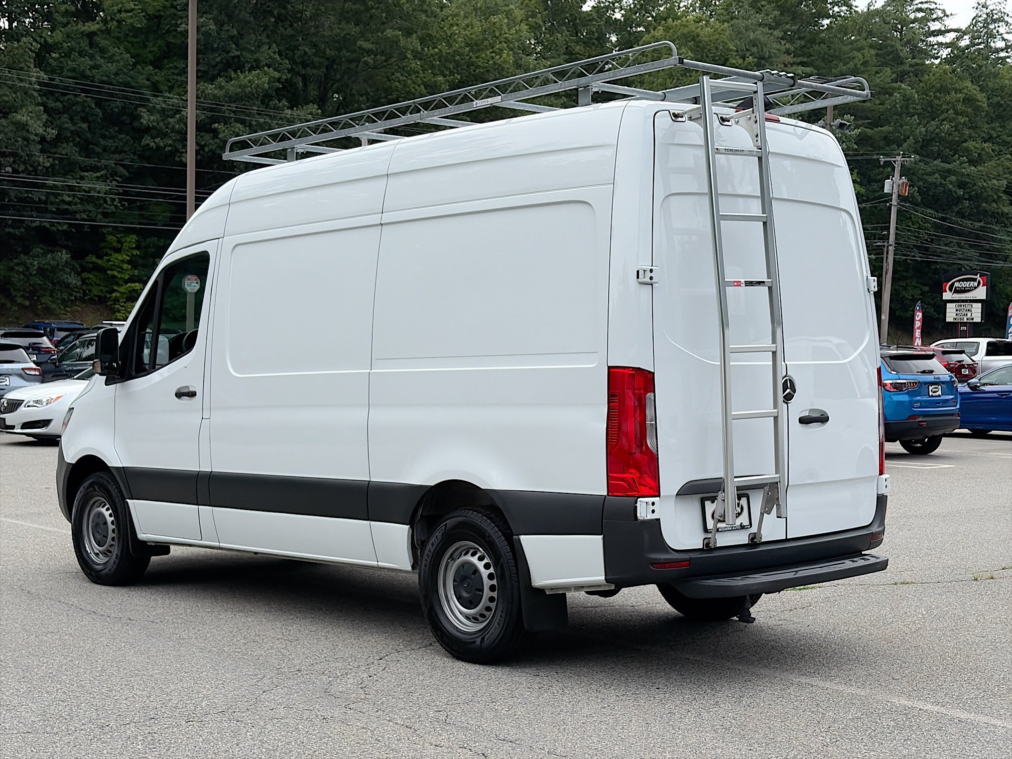 Used 2022 Mercedes-Benz Sprinter 1500 image 9
