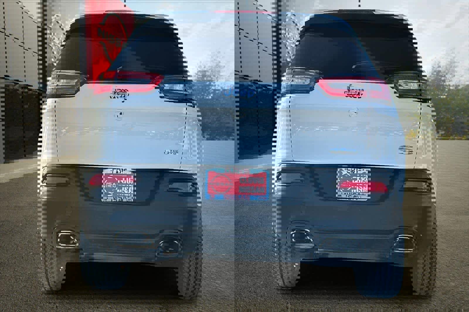 Used 2017 Jeep Cherokee Latitude image 8