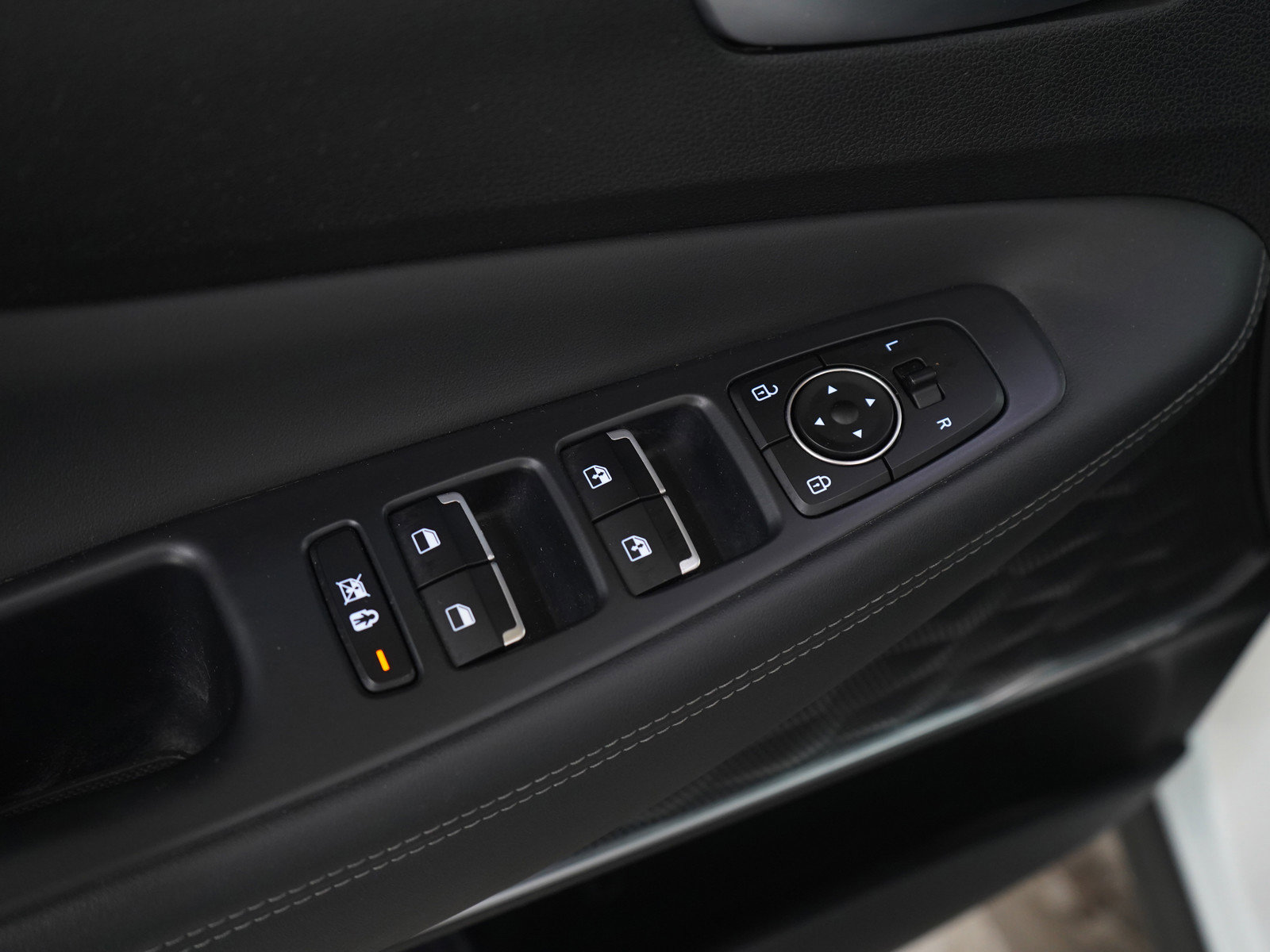 Used 2020 Hyundai Santa Fe SEL image 19