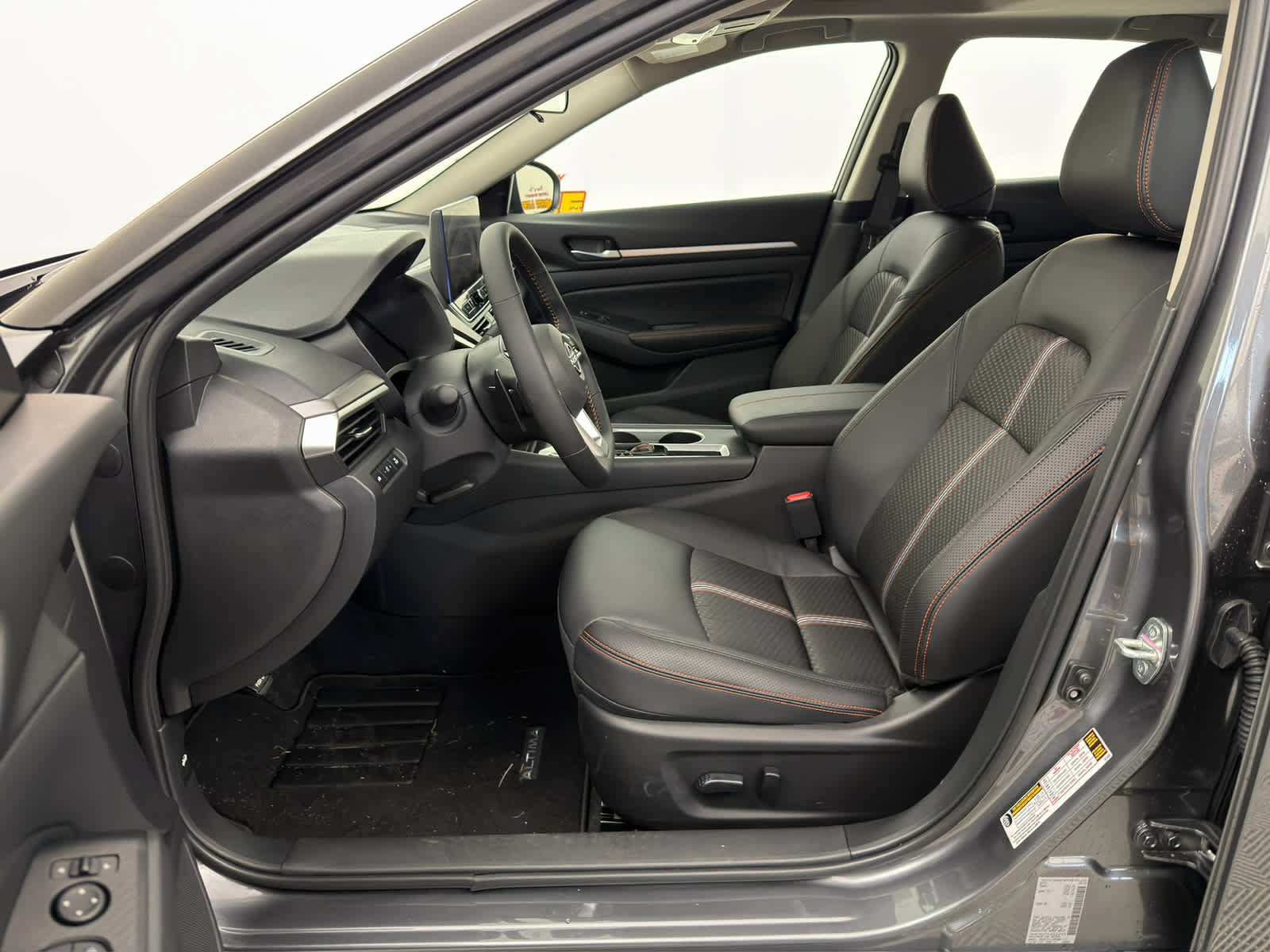 New 2026 Nissan Altima 2.5 SR w/ SR Midnight Edition Package FWD image 14