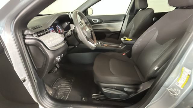 Used 2025 Jeep Compass Sport AWD/4WD image 11