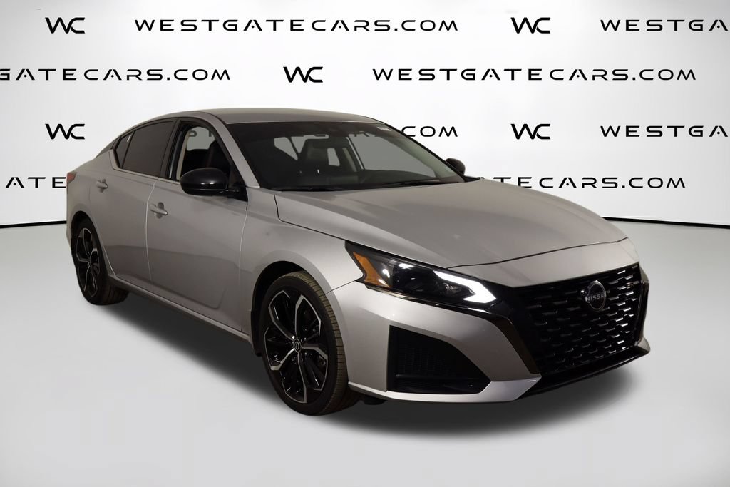 Used 2024 Nissan Altima 2.5 SR FWD image 34