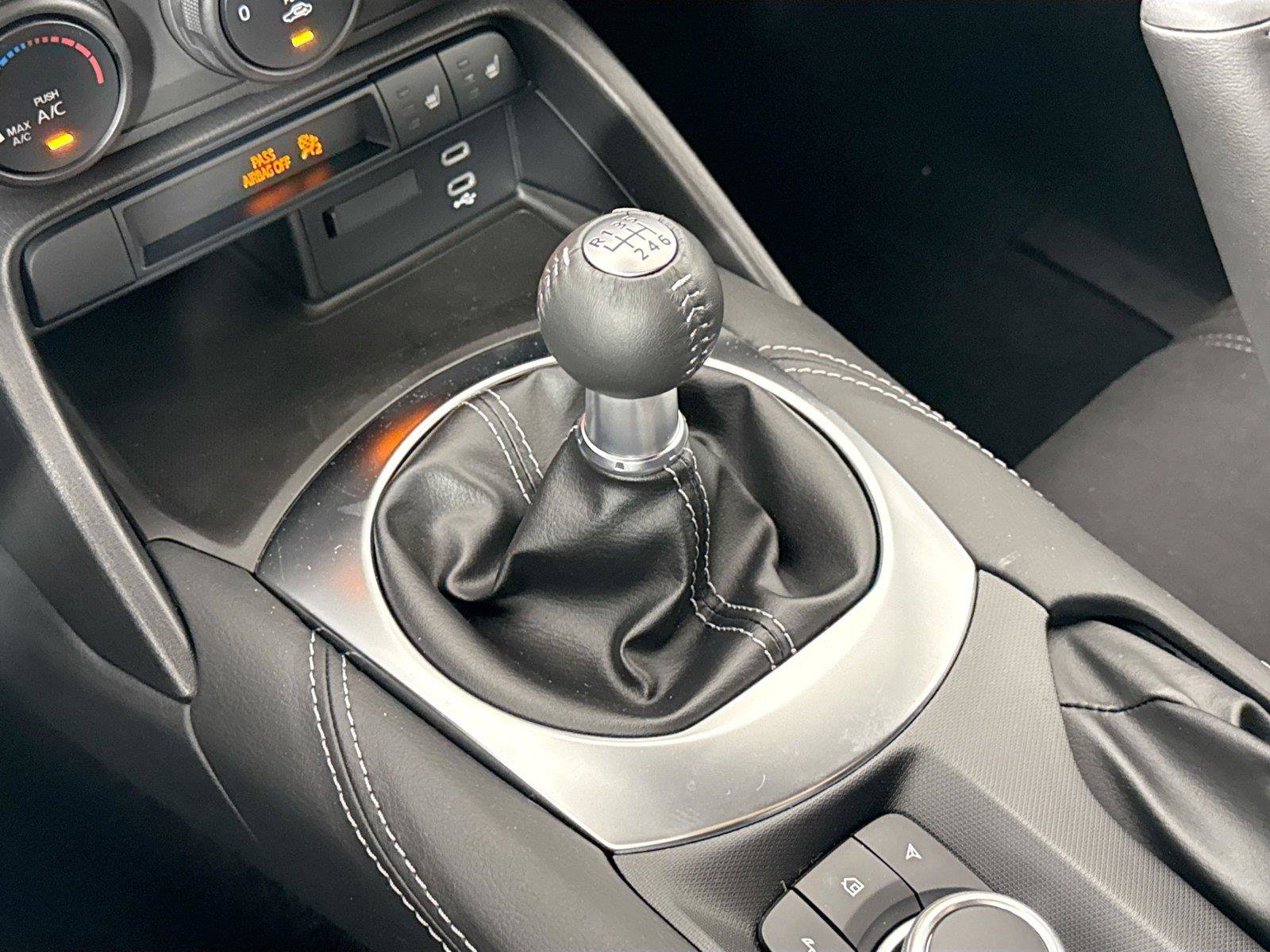 New 2026 MAZDA MX-5 Miata Club w/ Interior Package RWD image 24