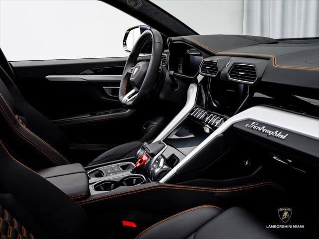 Used 2020 Lamborghini Urus AWD/4WD image 43