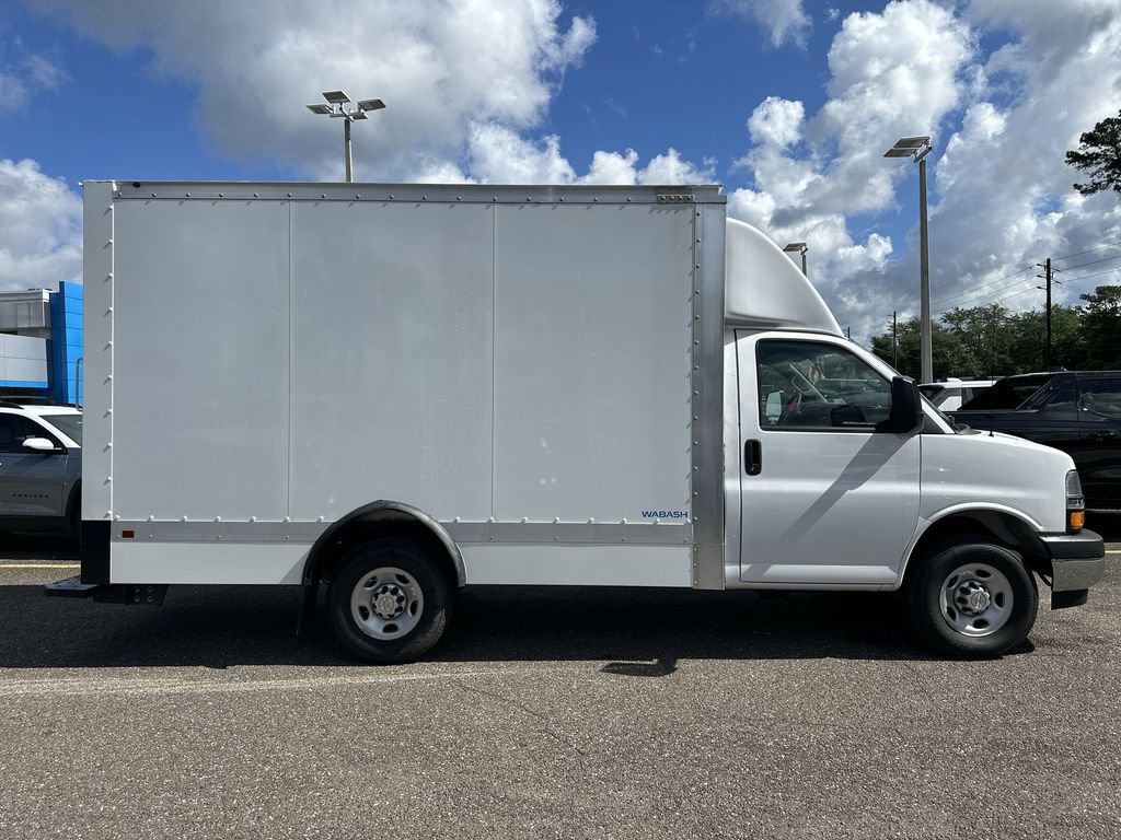 New 2025 Chevrolet Express 3500 w/ Power Convenience Package image 17