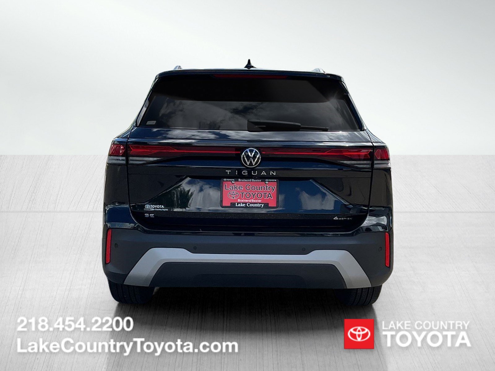 Used 2026 Volkswagen Tiguan SE AWD/4WD image 4