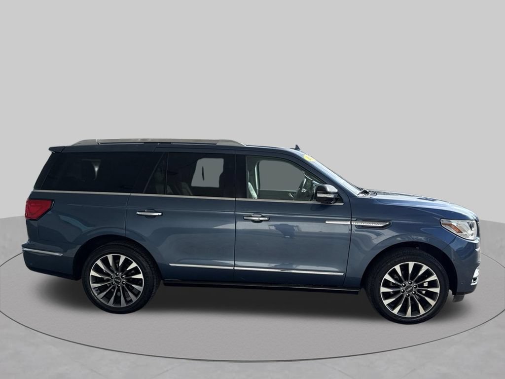 Used 2019 Lincoln Navigator Select w/ Technology Package AWD/4WD image 11