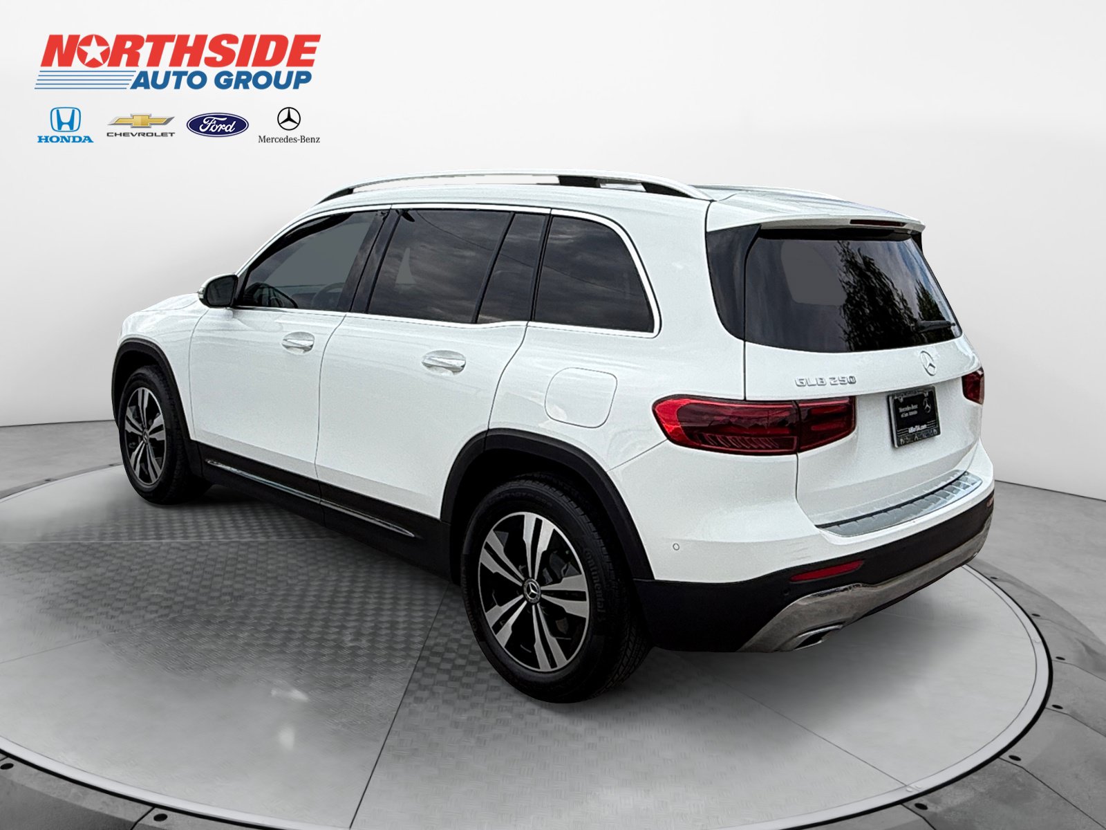 Used 2026 Mercedes-Benz GLB 250 image 5