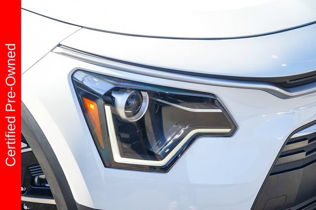 Certified 2025 Kia Niro EX FWD image 3
