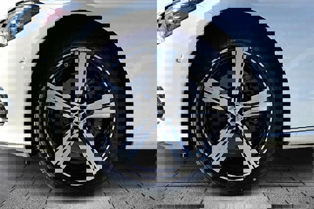 Certified 2025 Mercedes-Benz C 300 4MATIC Sedan image 38