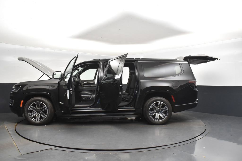 Used 2024 Jeep Wagoneer L Series II w/ Flexible Seating Group image 48