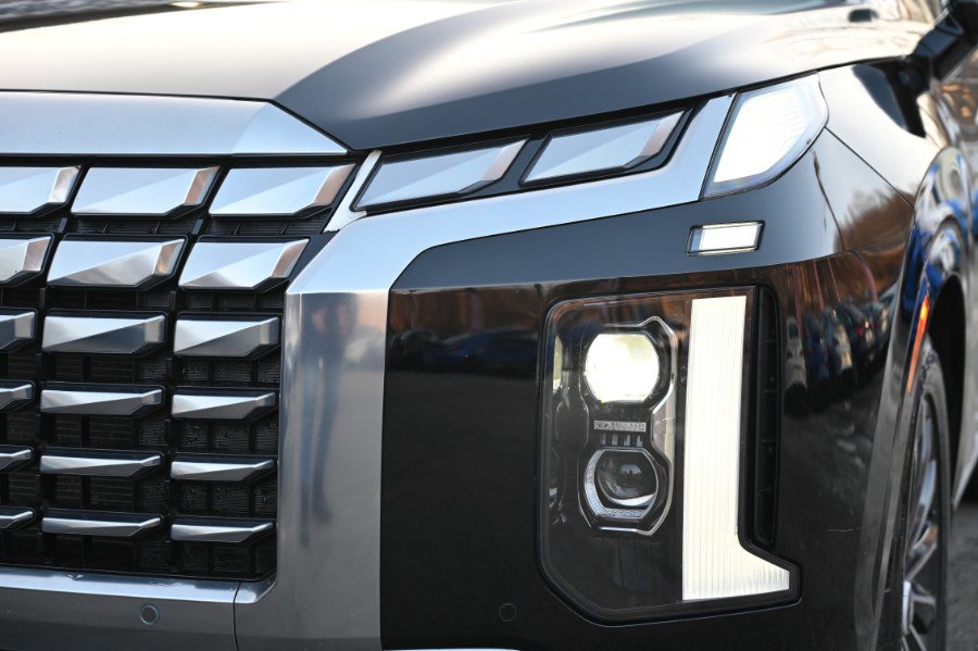 Used 2023 Hyundai Palisade Calligraphy image 11