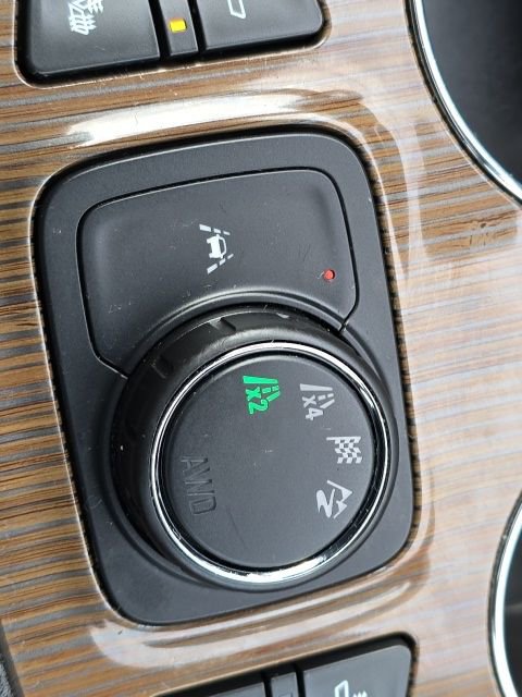 Used 2023 GMC Acadia SLE w/ Driver Convenience Package image 15