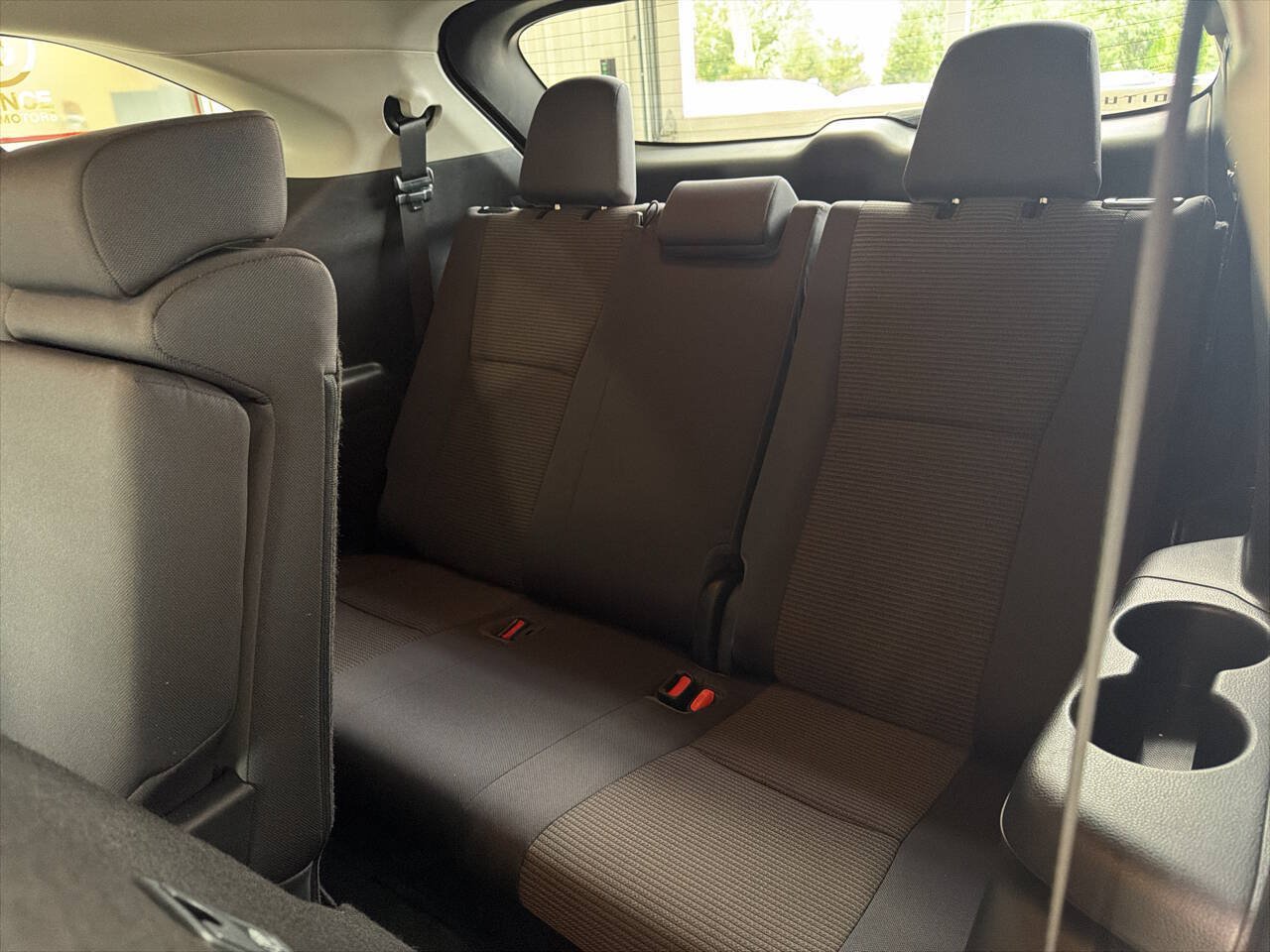 Used 2023 Toyota Highlander LE AWD/4WD image 23