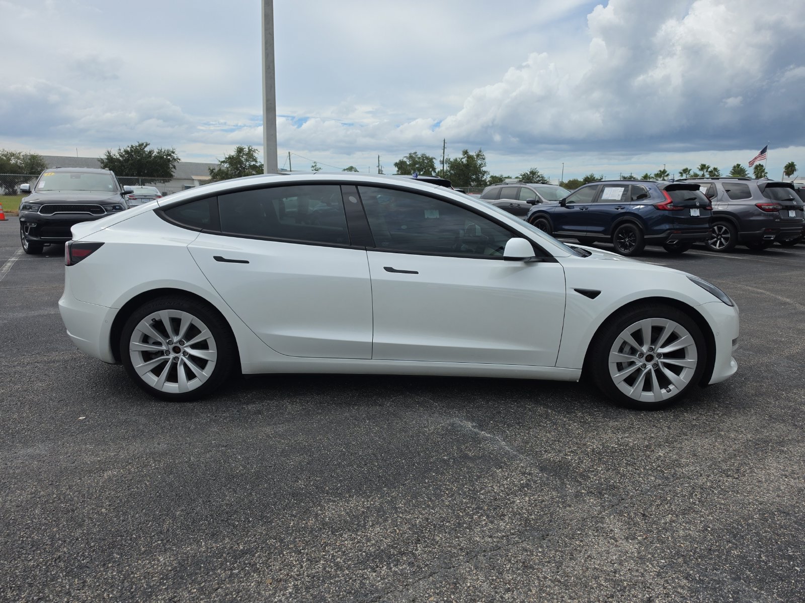 Used 2022 Tesla Model 3 Long Range AWD/4WD image 3