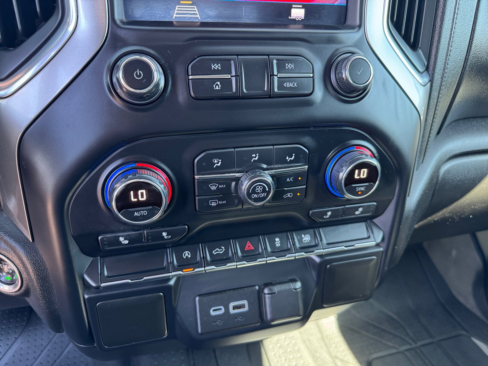 Used 2021 Chevrolet Silverado 1500 LT image 24