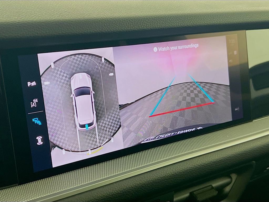 New 2026 Porsche Cayenne image 17