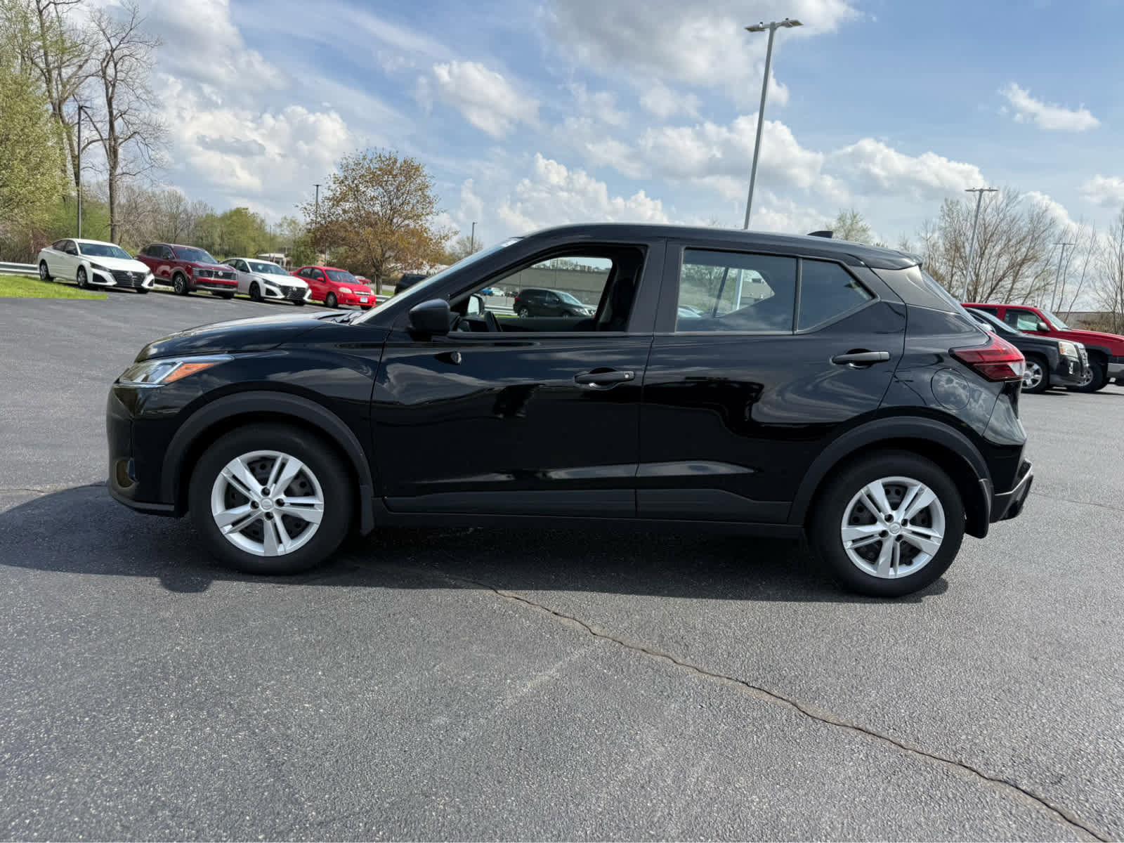 Used 2025 Nissan Kicks Play S FWD image 4
