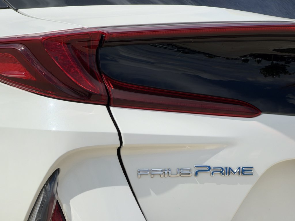 Used 2020 Toyota Prius Prime XLE FWD image 8
