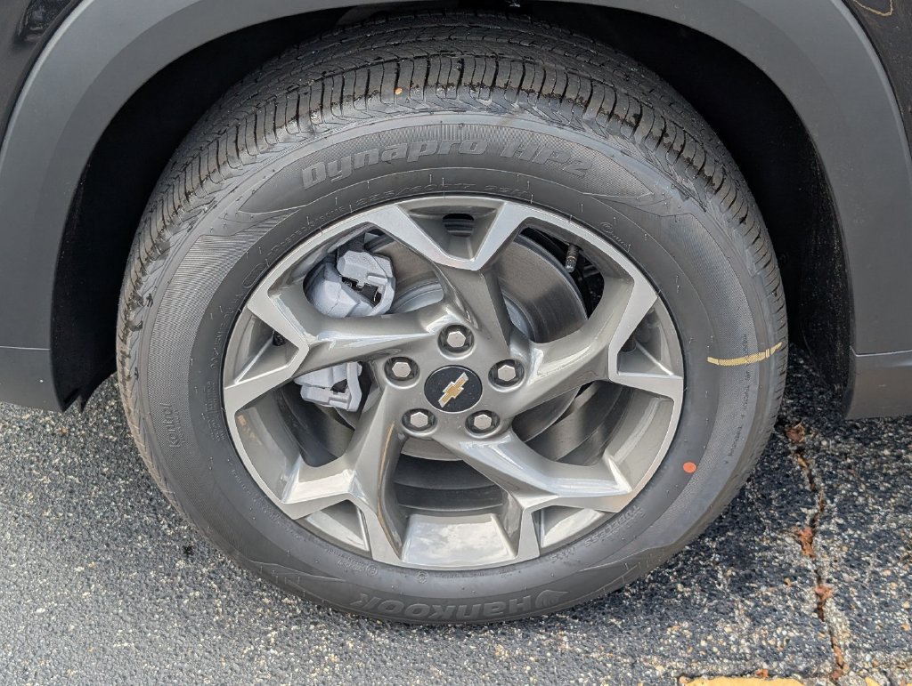 New 2026 Chevrolet Trax LT w/ LT Convenience Package FWD image 11