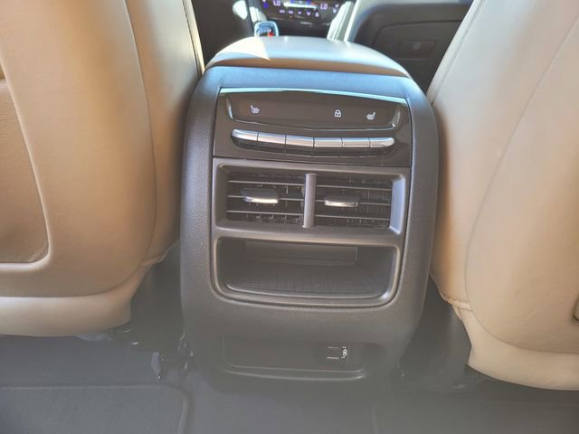 Used 2017 Cadillac XT5 Platinum w/ Driver Assist Package image 17