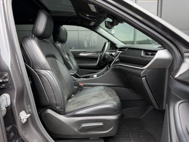 Used 2022 Jeep Grand Cherokee L Laredo AWD/4WD image 59