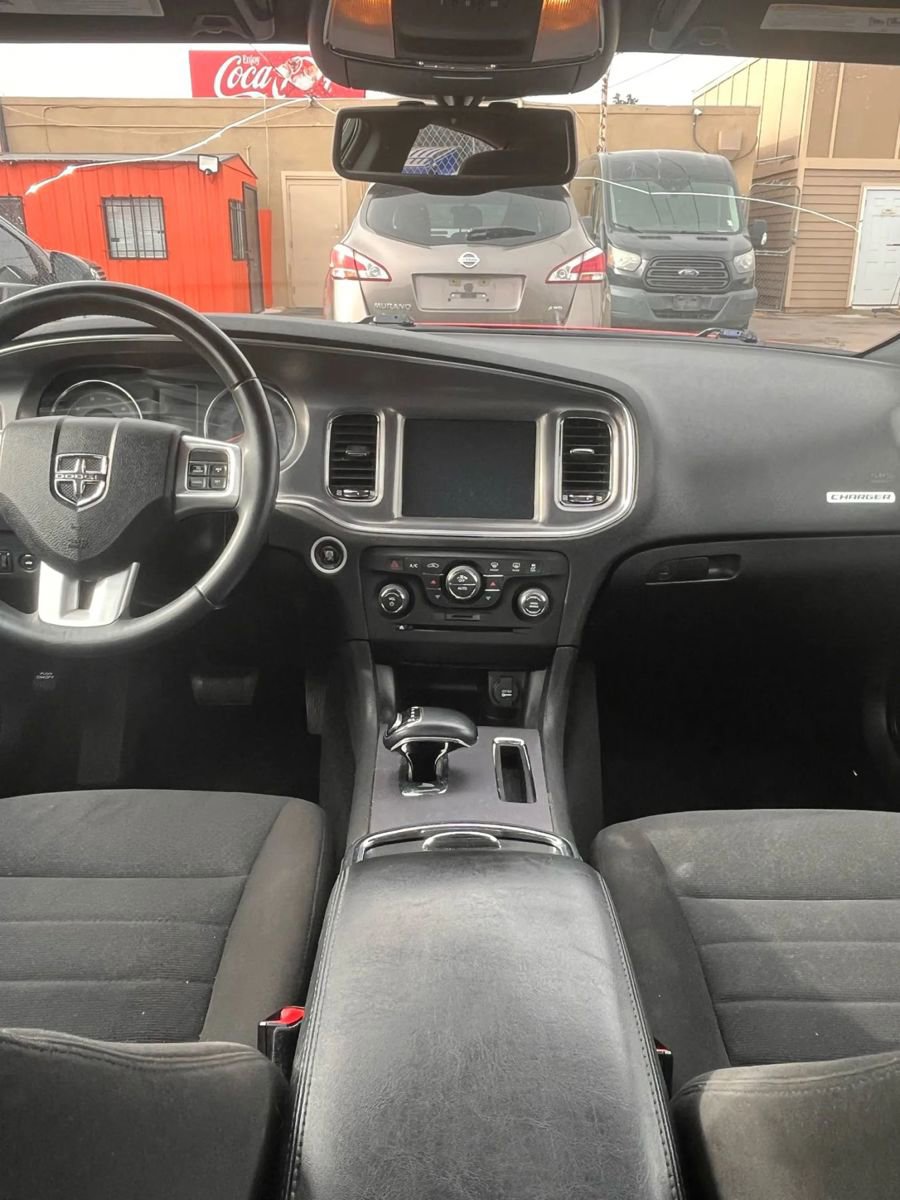 Used 2013 Dodge Charger SXT image 26